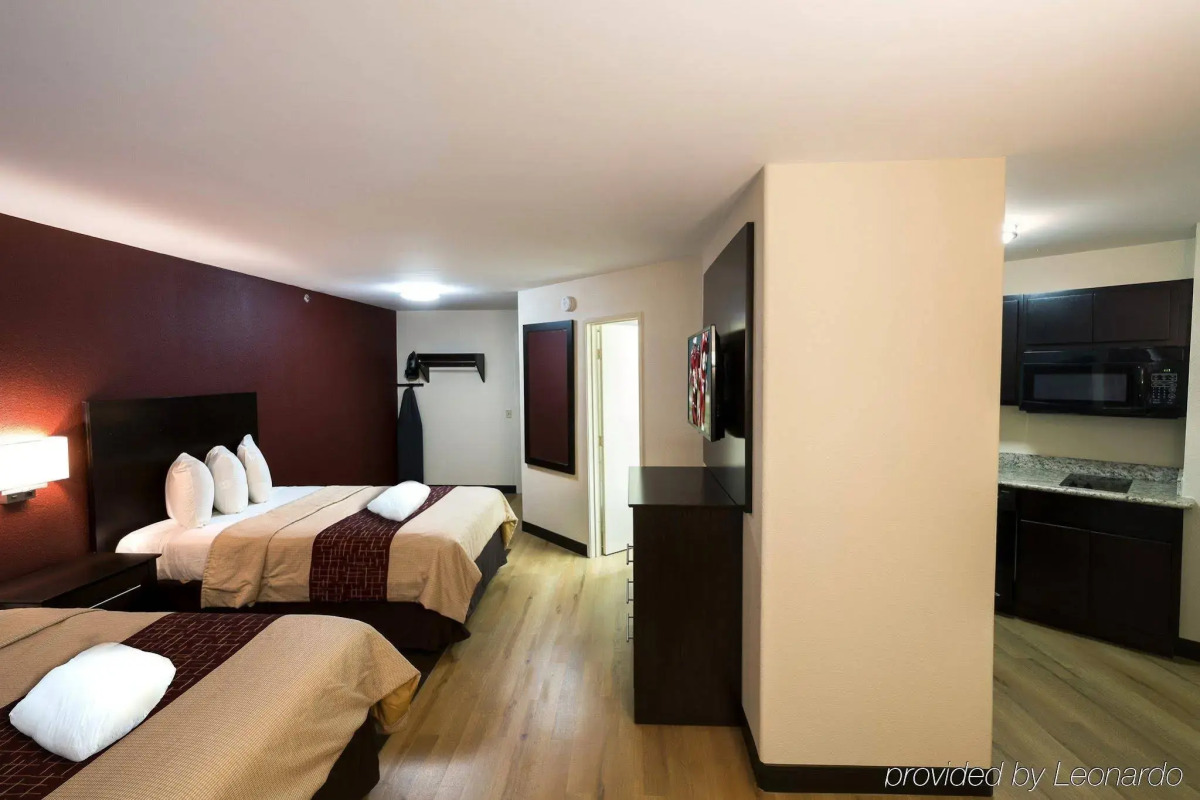 Red Roof Inn PLUS+ Houston - Energy Corridor