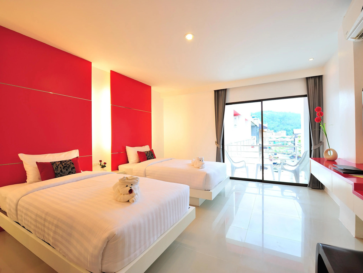 Alfresco Phuket Hotel