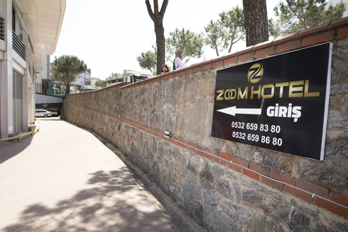 Zoom Hotel