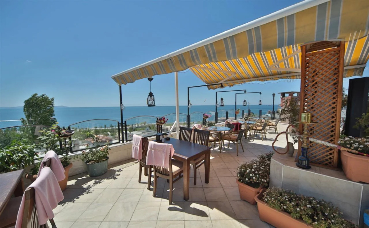 Artefes Hotel Old City