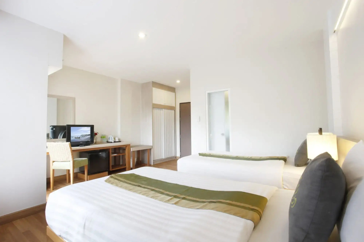 Отель Palmyra Patong Resort