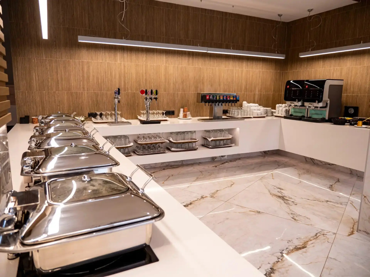 Elmi Suites Beach Hotel - All Inclusive