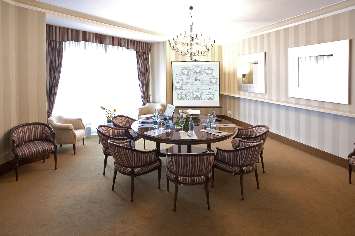 Carlton Hotel