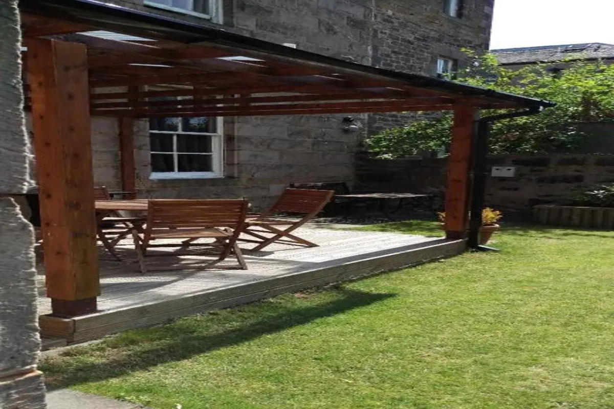 Edinburgh House Hotel