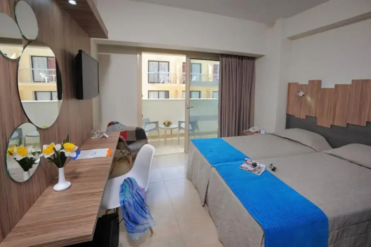 Отель Nelia Beach