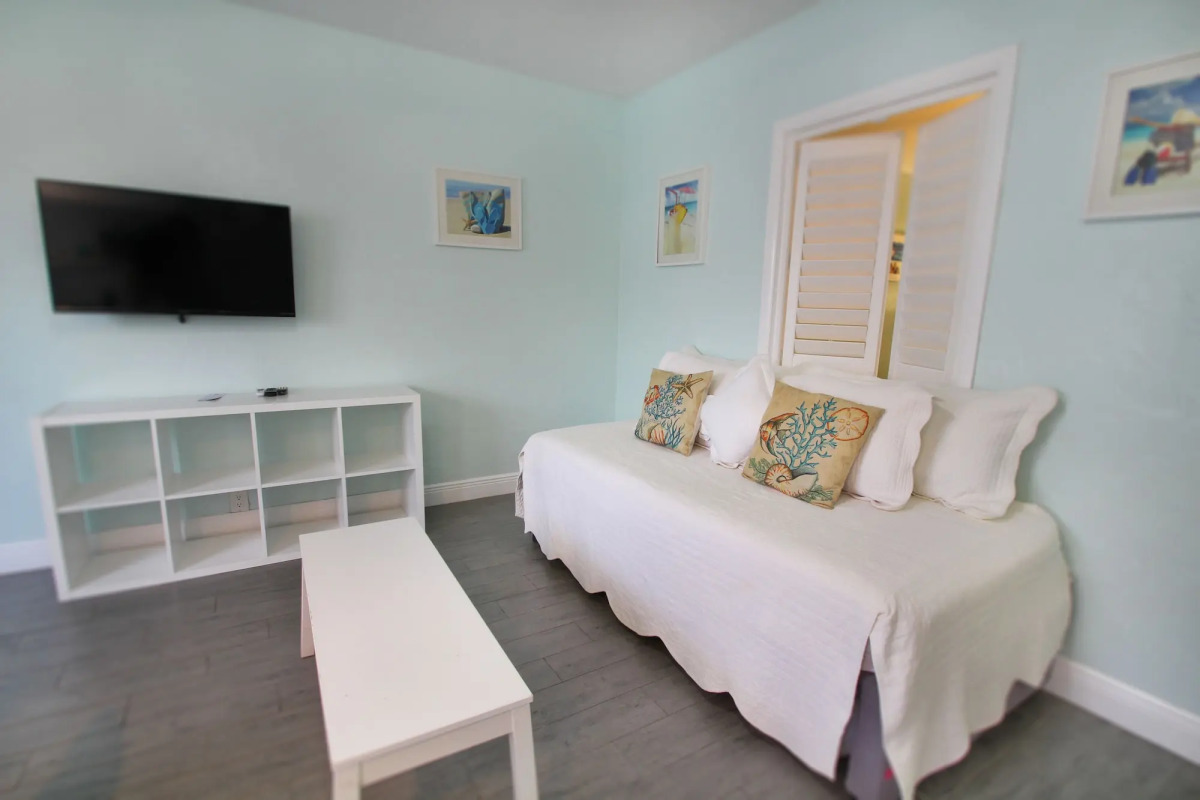 Hollywood Beachside Boutique Suites