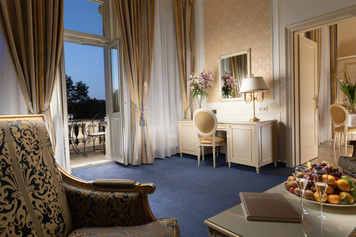 Savoy Westend Hotel