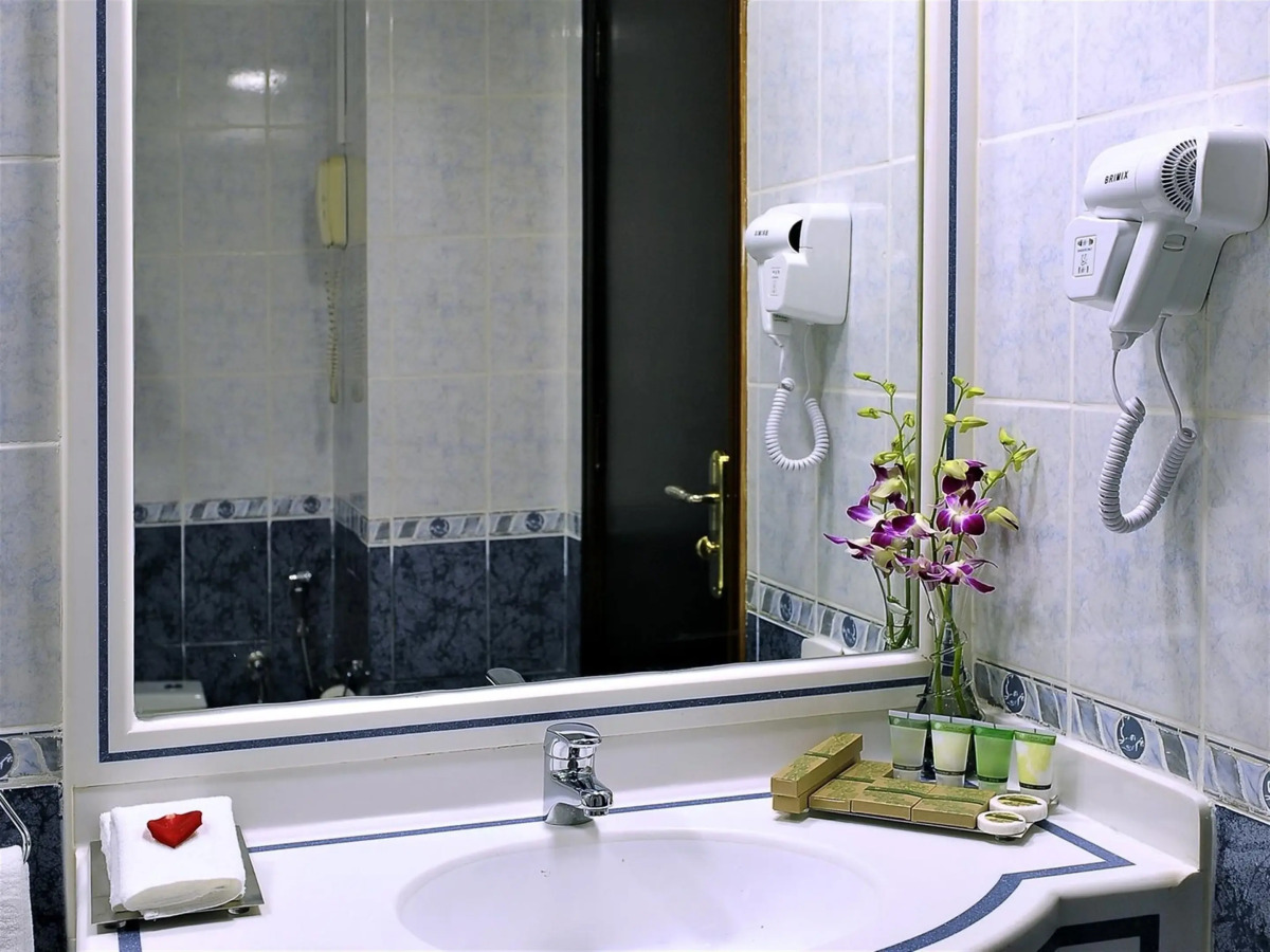 Signature Inn Deira - Free Parking