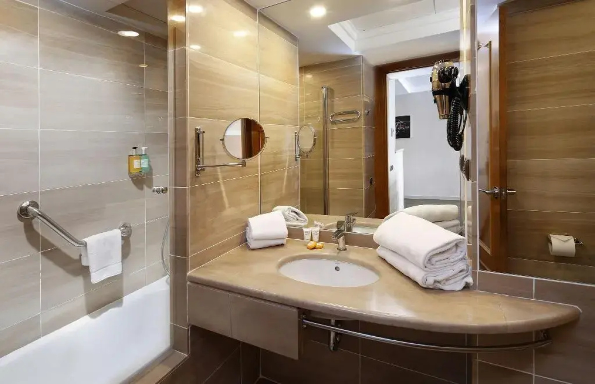 Aparthotel Hispanos 7 Suiza