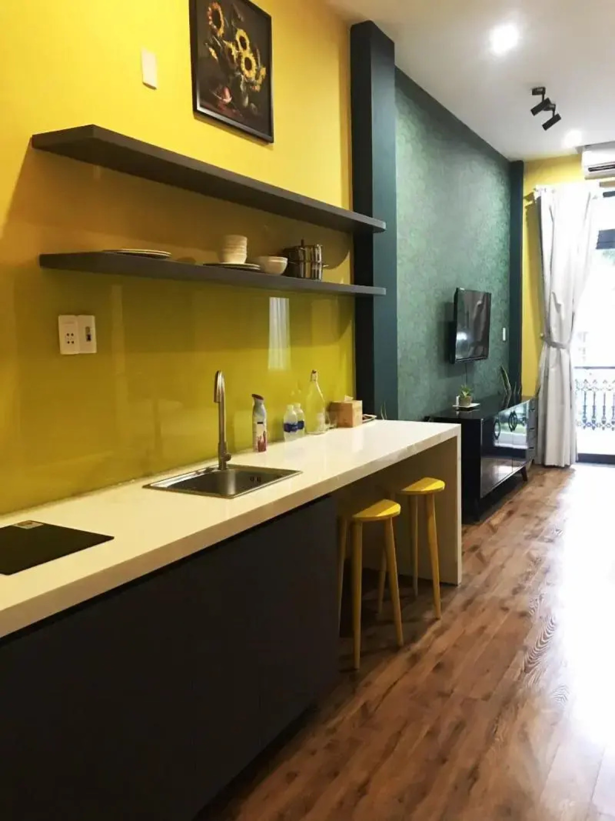 Benzen Boutique Stays Hostel and Apartment