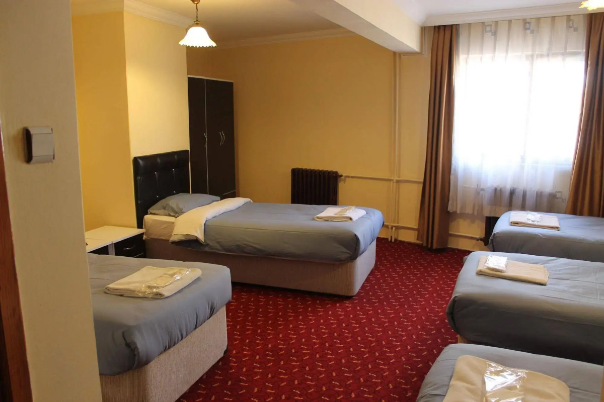 Istanbul Paris Hotel & Hostel