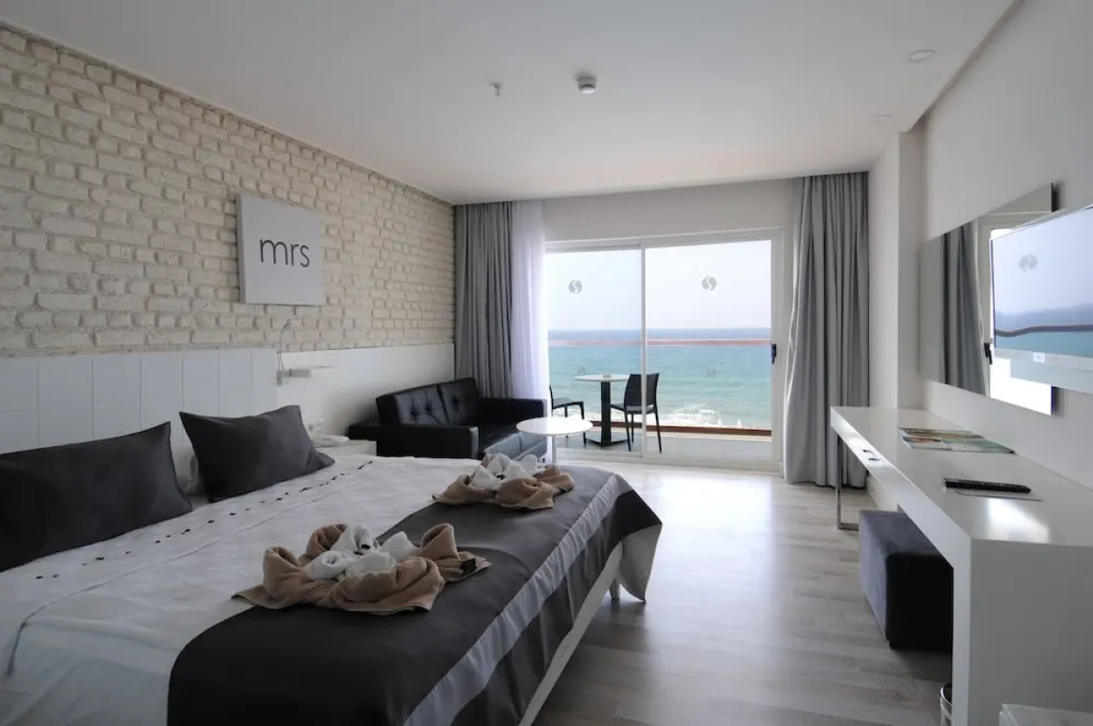 Gold Island Selected Hotel