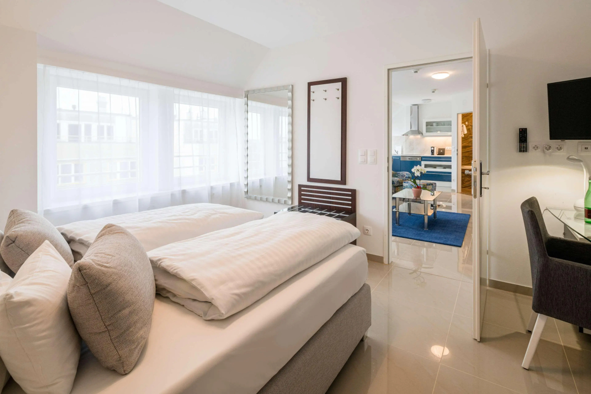 Best Western Plus Celebrity Suites