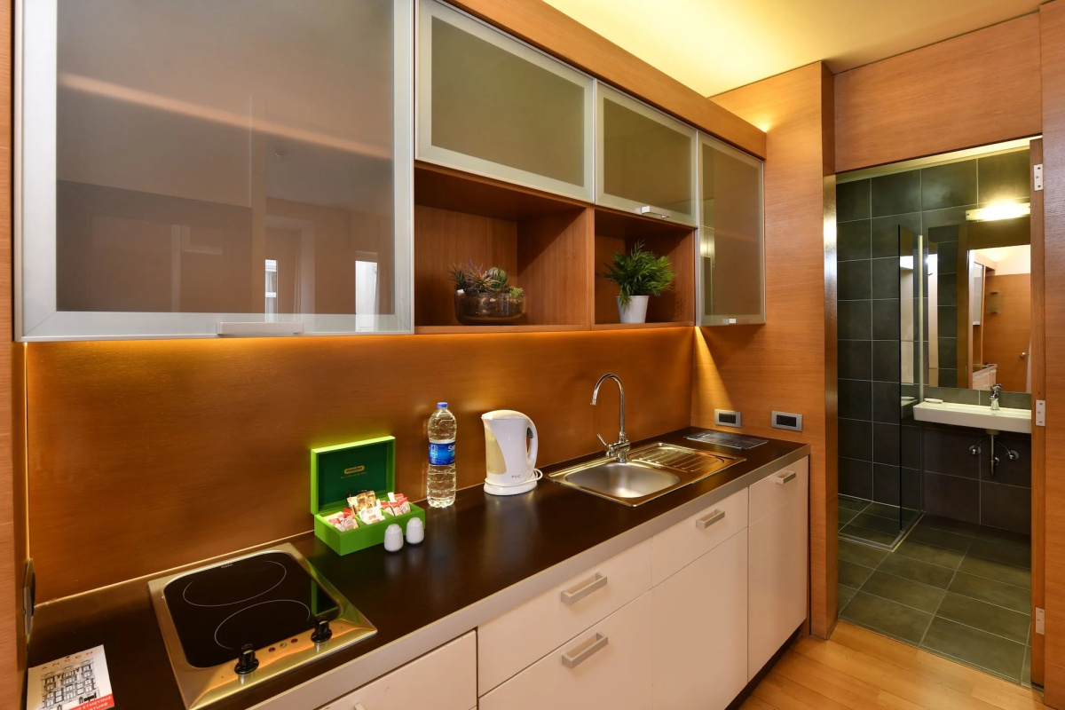 Отель Ansen Suites
