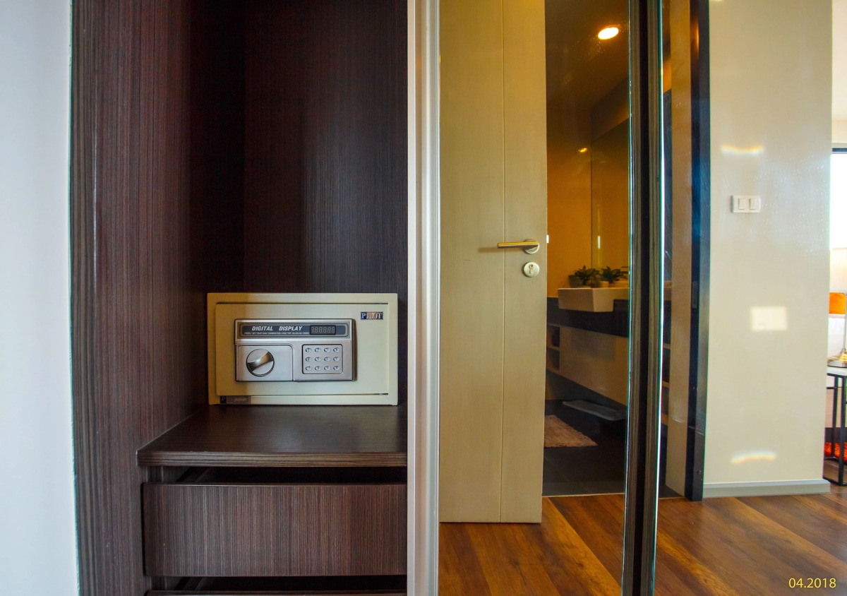 6th Avenue Surin Beach