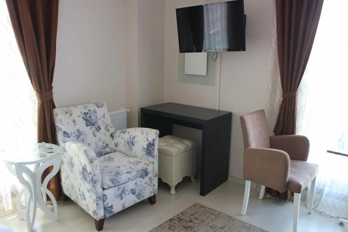 216 Eagle Palace Suite
