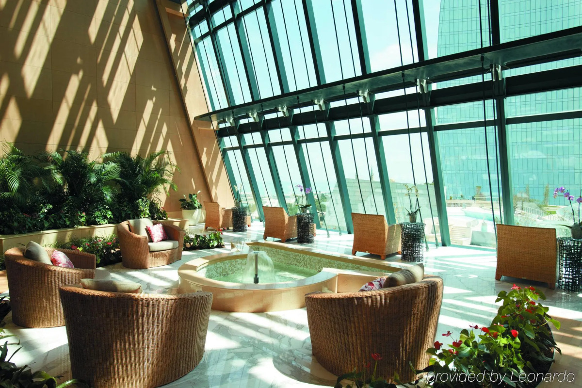 Отель Fairmont Baku at the Flame Towers