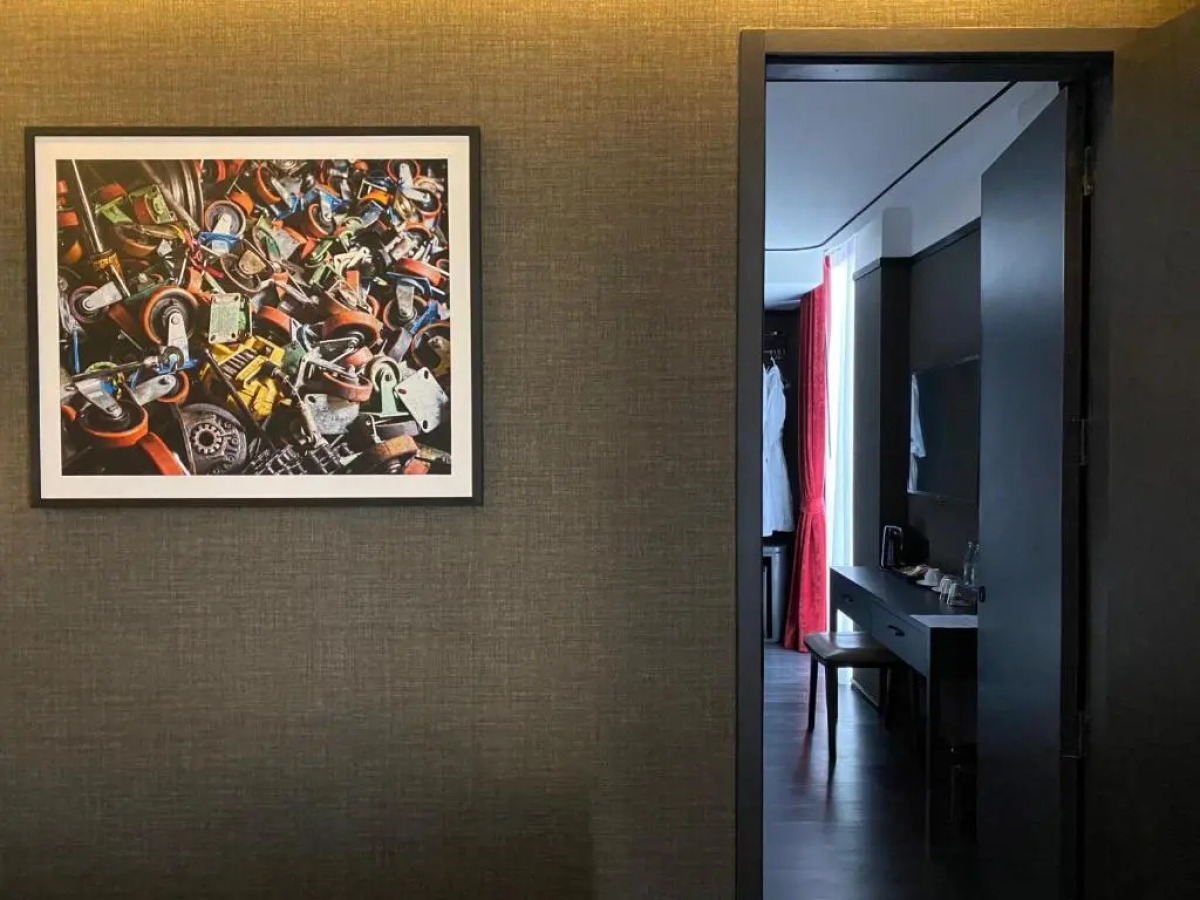 The Gravitique Hotel Khaosan