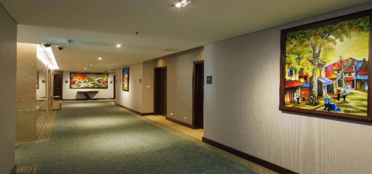 Central Palace Hotel