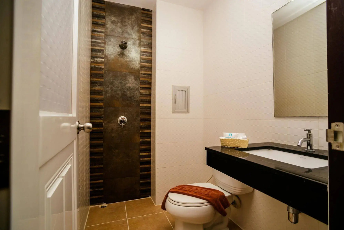 OYO 75321 Gemma Patong