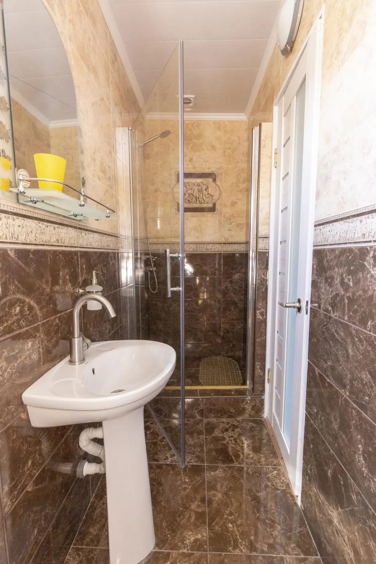 U Yudzhina Guest House