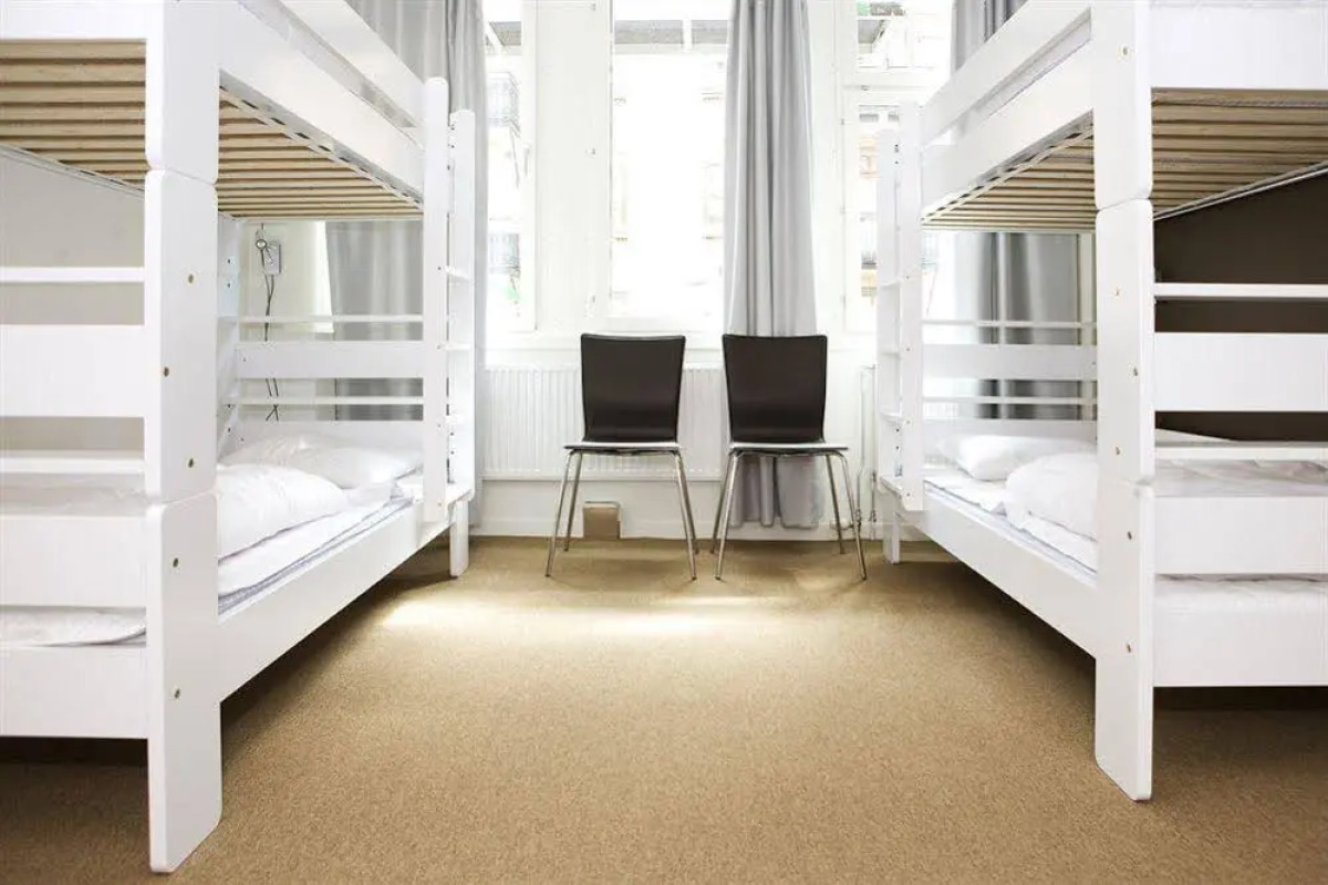 Slottsskogens Hostel