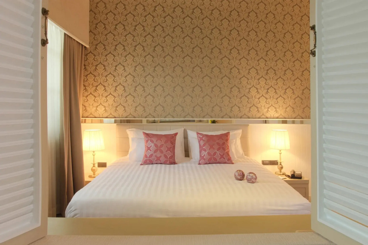 The Raya Surawong Bangkok