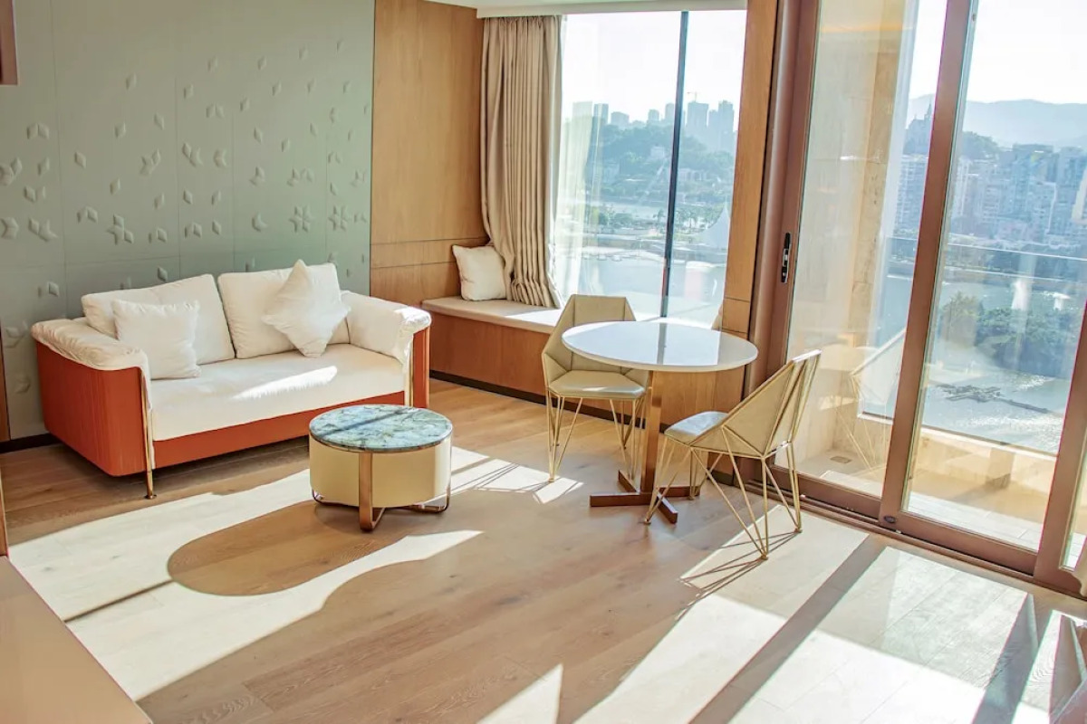 YOHO Treasure Island Hotel