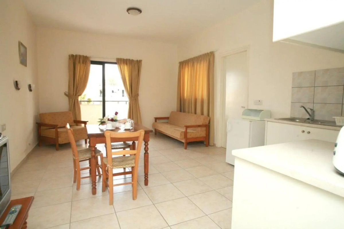 New York Plaza Hotel Apartments