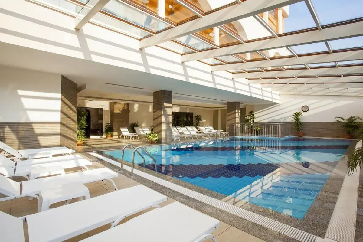 Hotel Orange Palace Side