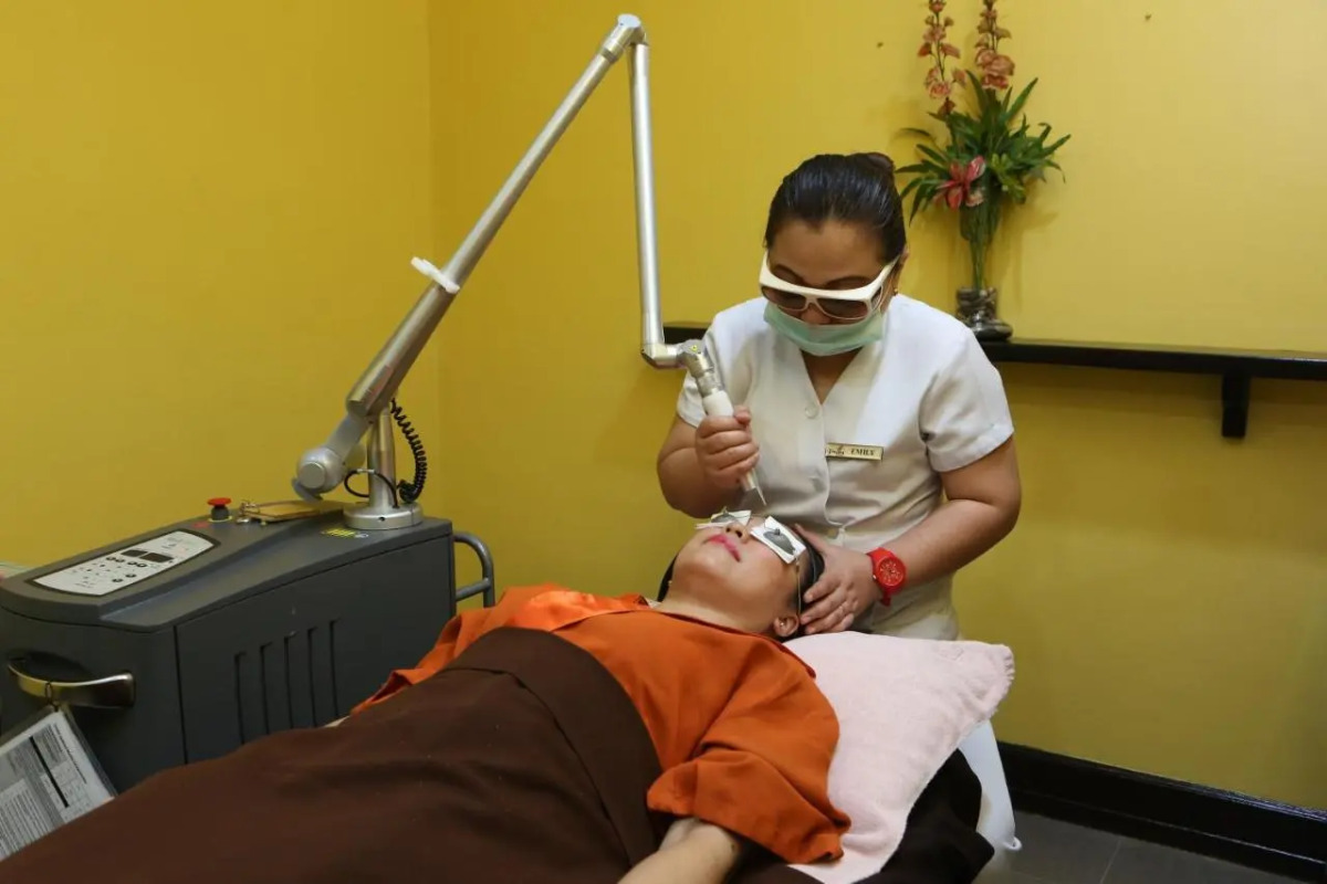 Crown Regency Hotel and Towers