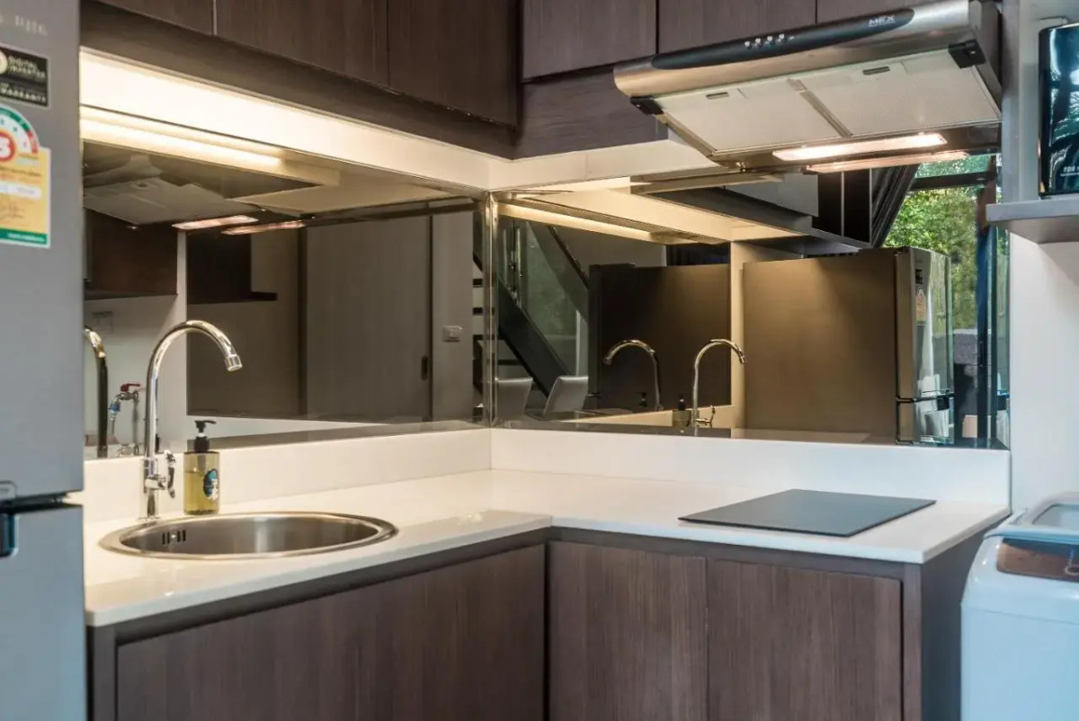 Aristo Surin by Lofty