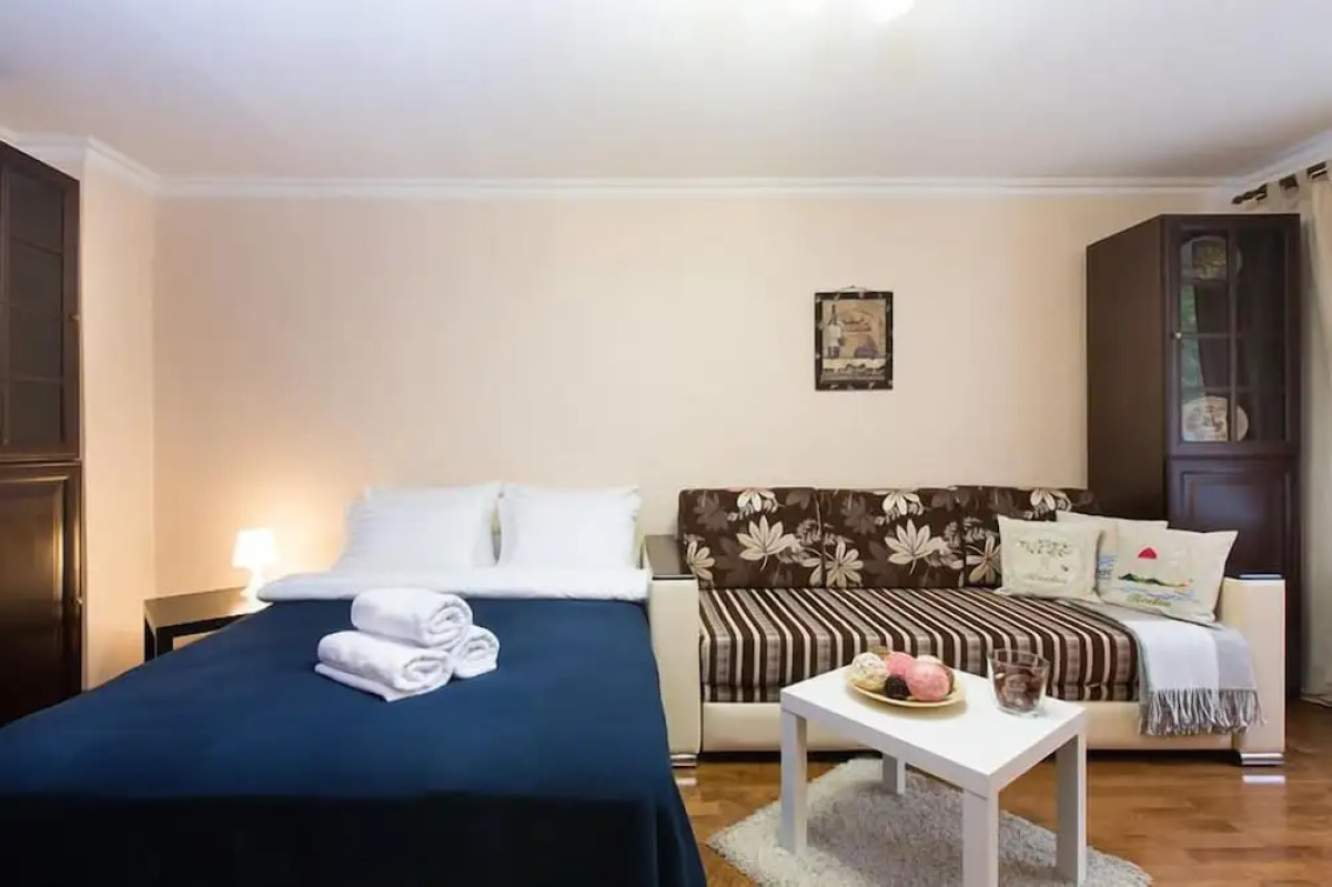 Апартаменты Lux,  ул. Мытная, 24