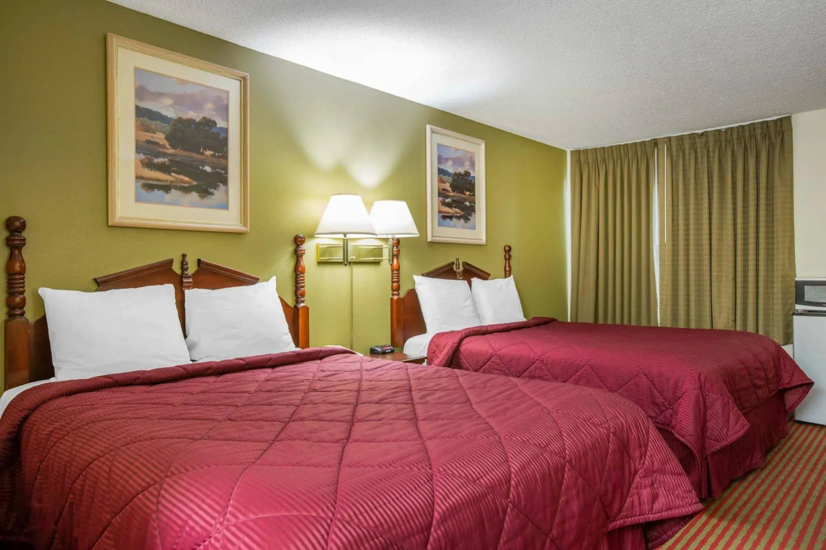 Econo Lodge Sequoia Area