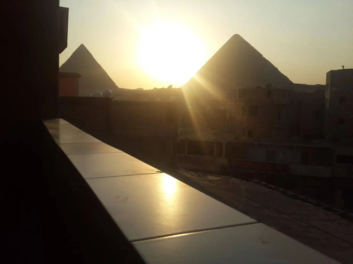 Pyramids Plateau Inn