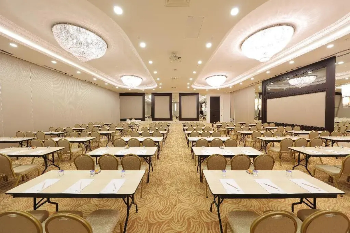 Juju Premier Palace 