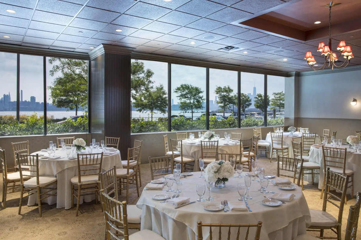 Sheraton Lincoln Harbor Hotel