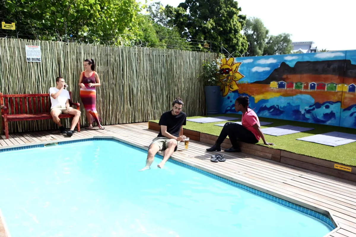 Never at Home Green Point - Hostel