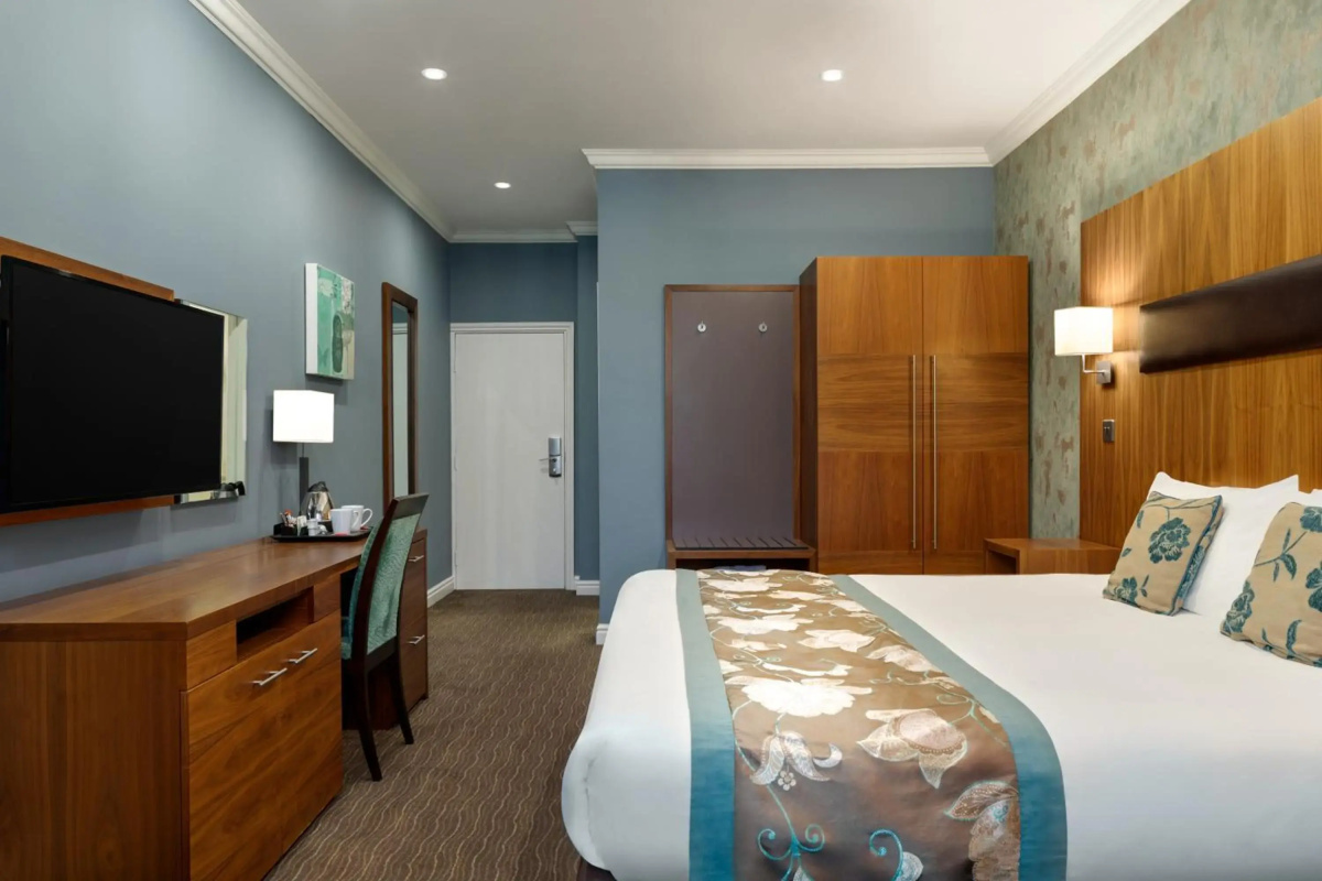 Ramada by Wyndham Cheltenham