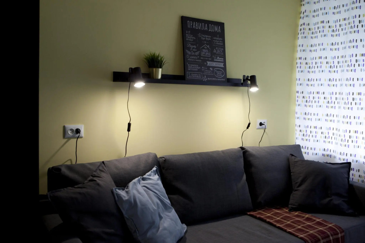 Диван и Чемодан на ул. Серафимовича, 1/4