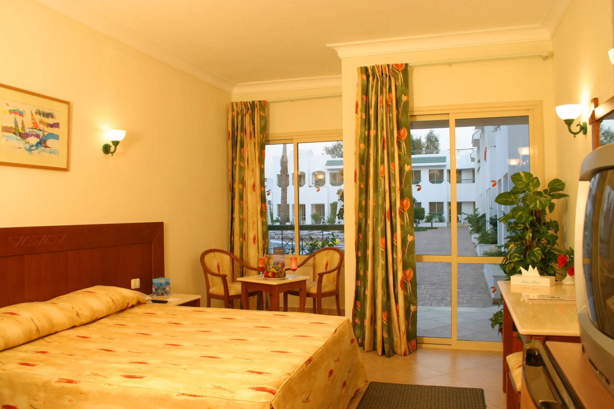 Falcon Hills Hotel