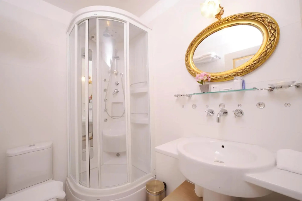 Erten Konak - Special Class