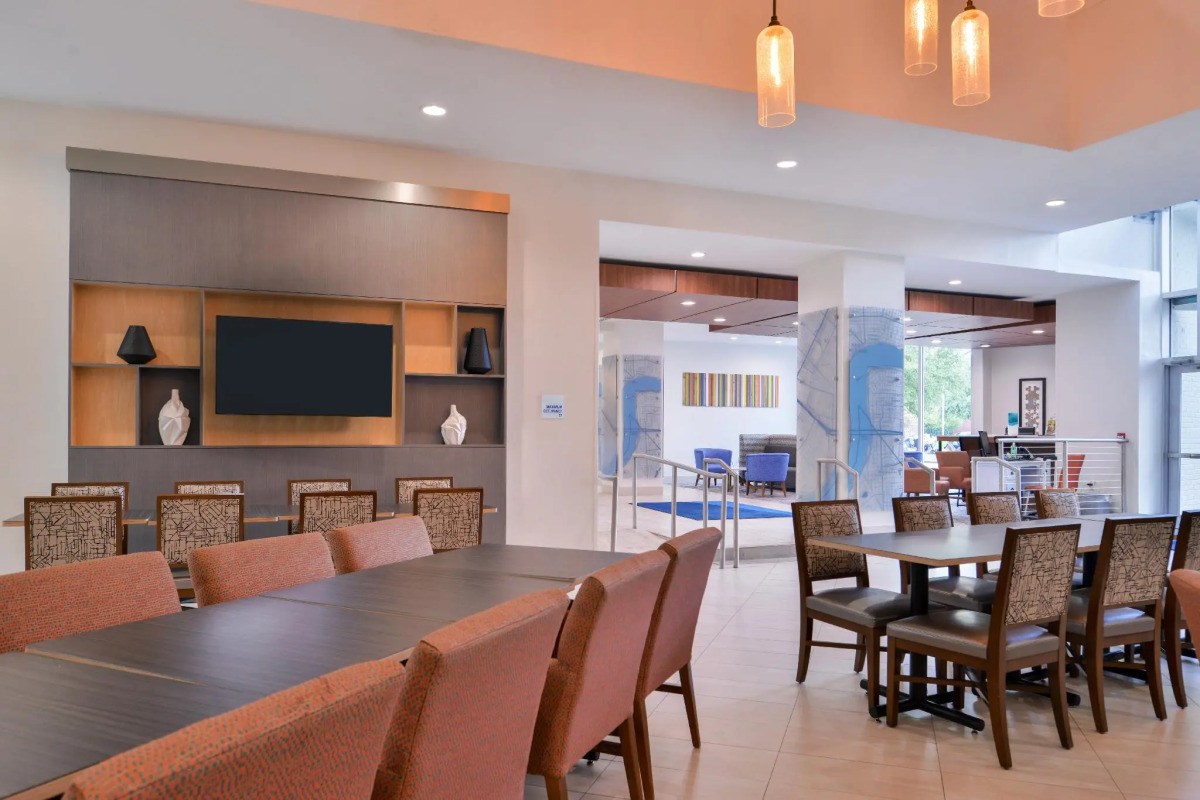 Holiday Inn Express New Orleans - St Charles (ex Modern Hotel)