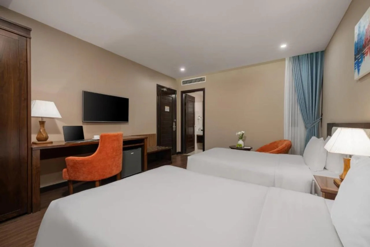 Yarra Ocean Suites Danang