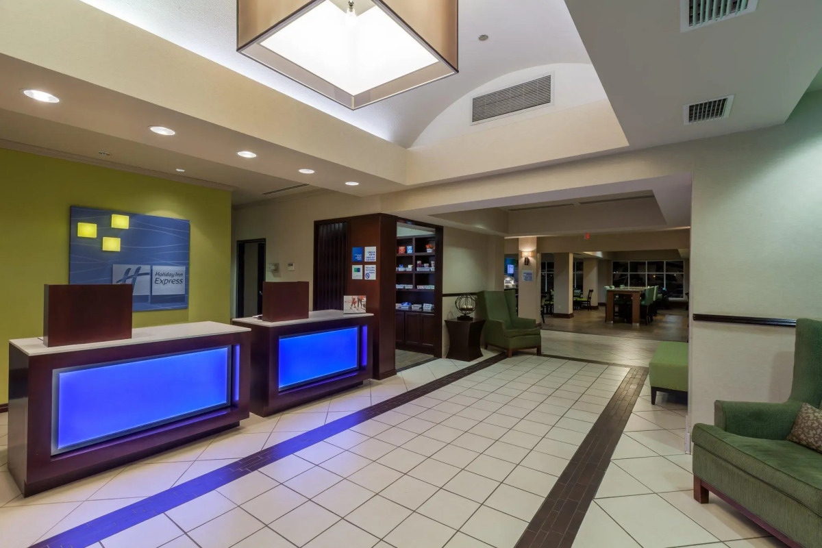 Holiday Inn Express & Suites Eagle Pass by IHG