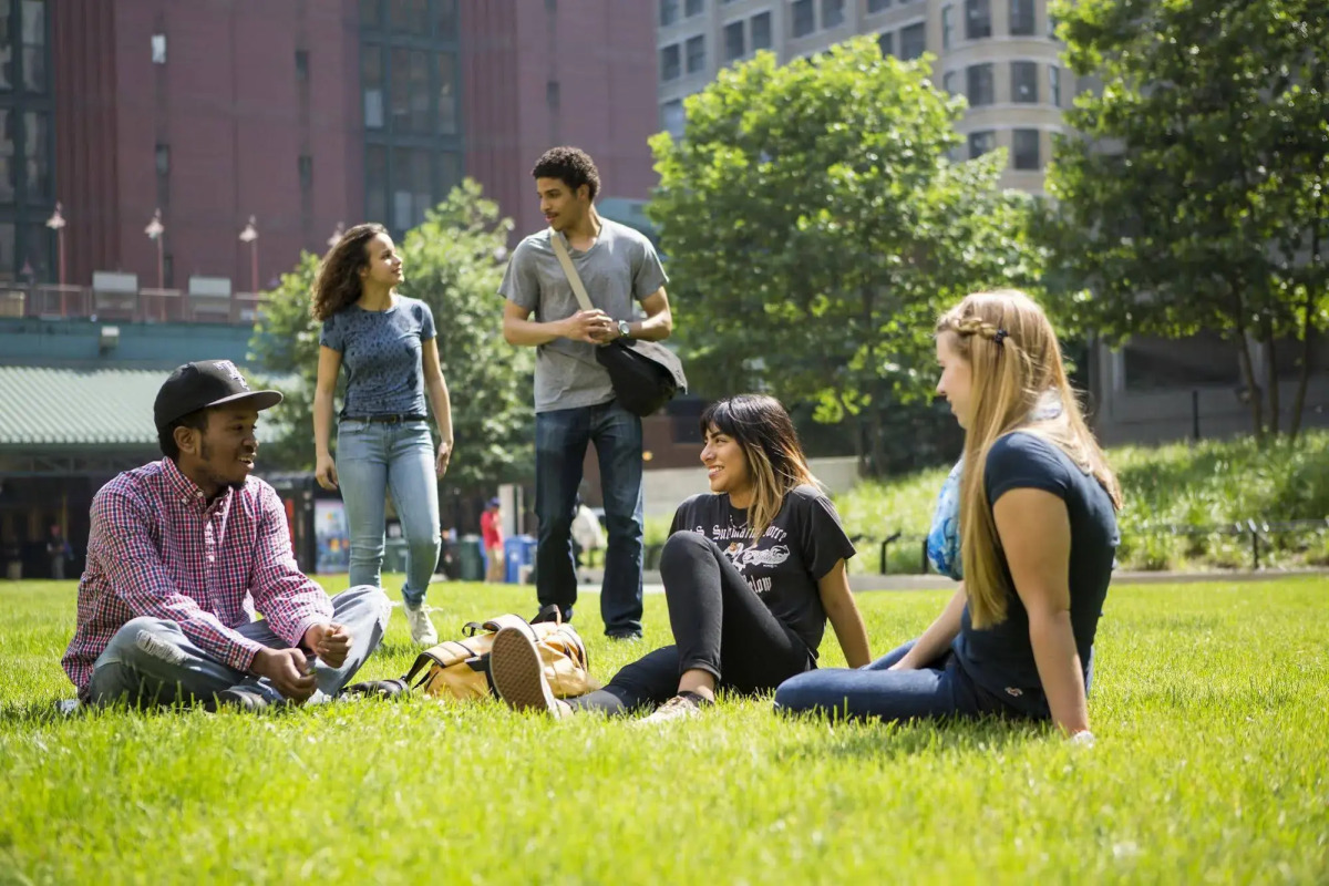 HI Chicago, The J. Ira and Nicki Harris Family Hostel