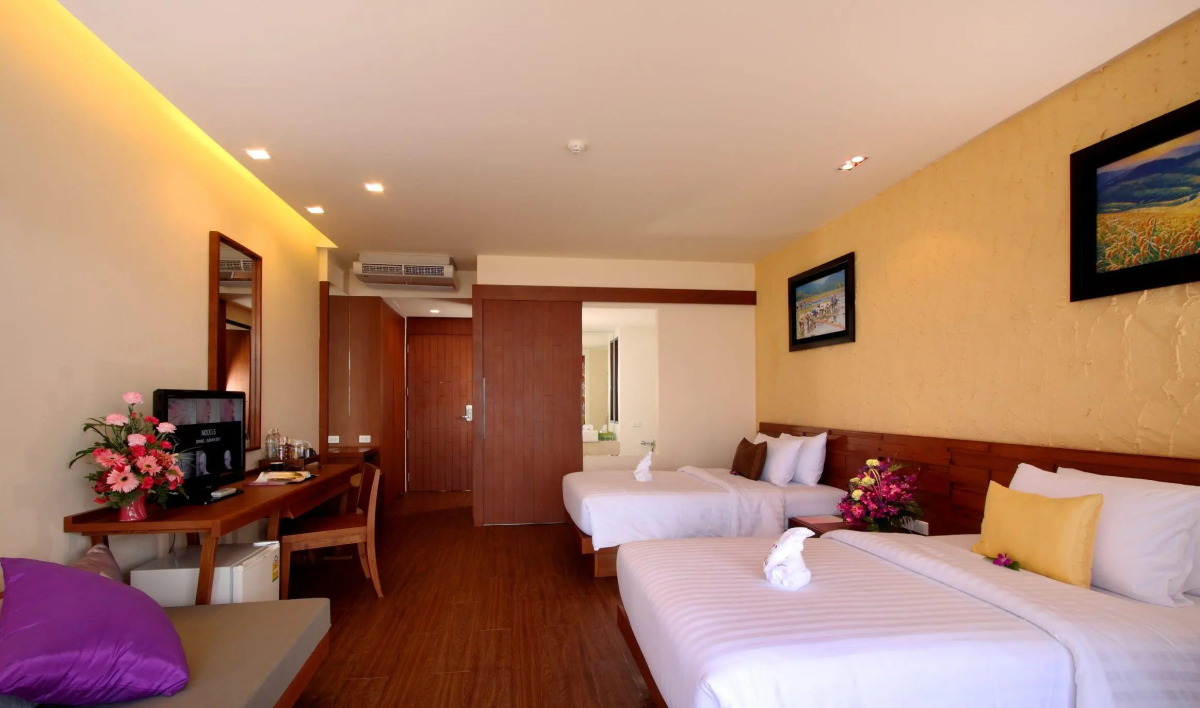 Отель Karon Phunaka Resort & Spa