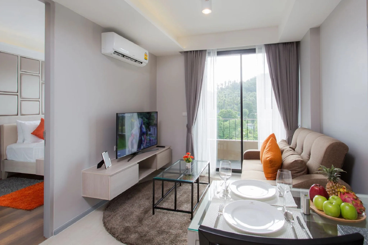 6th Avenue Surin Beach