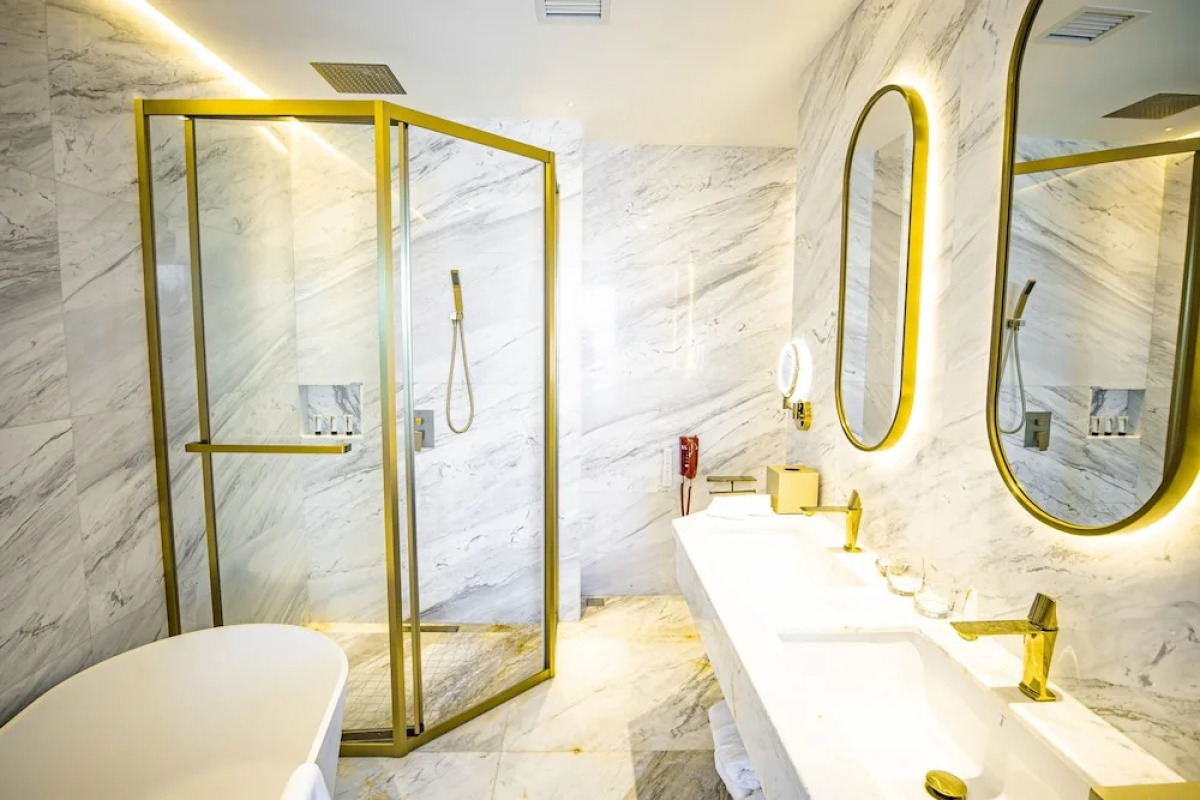 YOHO Treasure Island Hotel