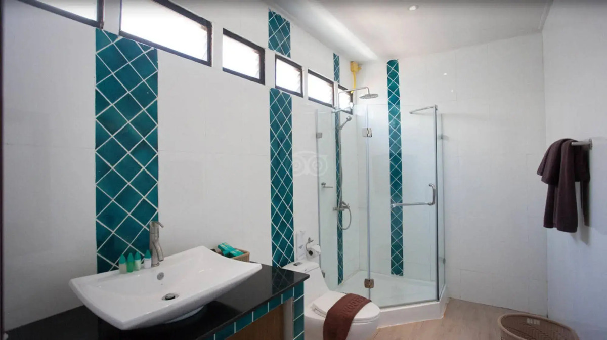 Phi Phi Long Beach Resort & Villa